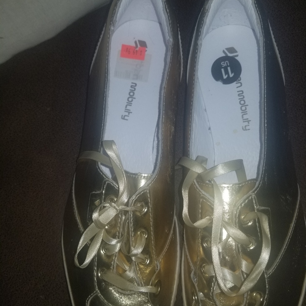 PUMAS - Picture 4 of 6